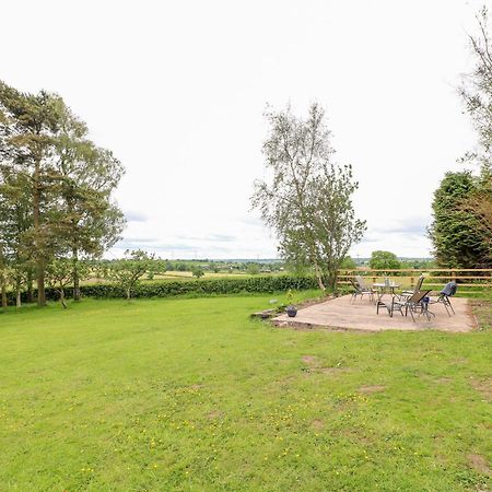 Fields Farm Villa Draycott in the Moors ภายนอก รูปภาพ