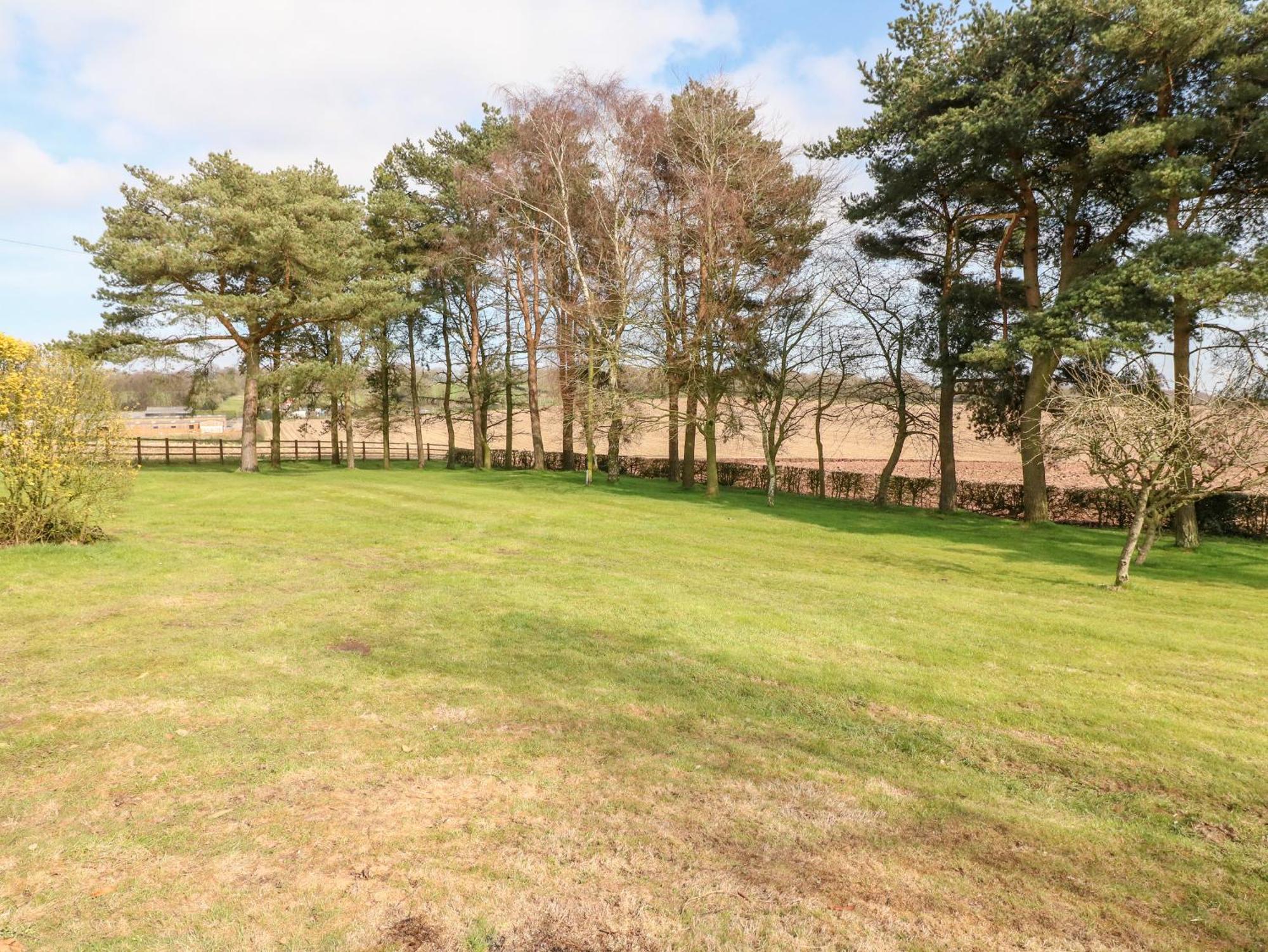 Fields Farm Villa Draycott in the Moors ภายนอก รูปภาพ