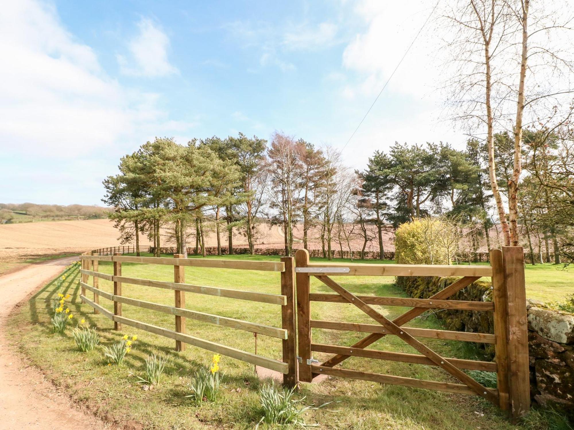 Fields Farm Villa Draycott in the Moors ภายนอก รูปภาพ