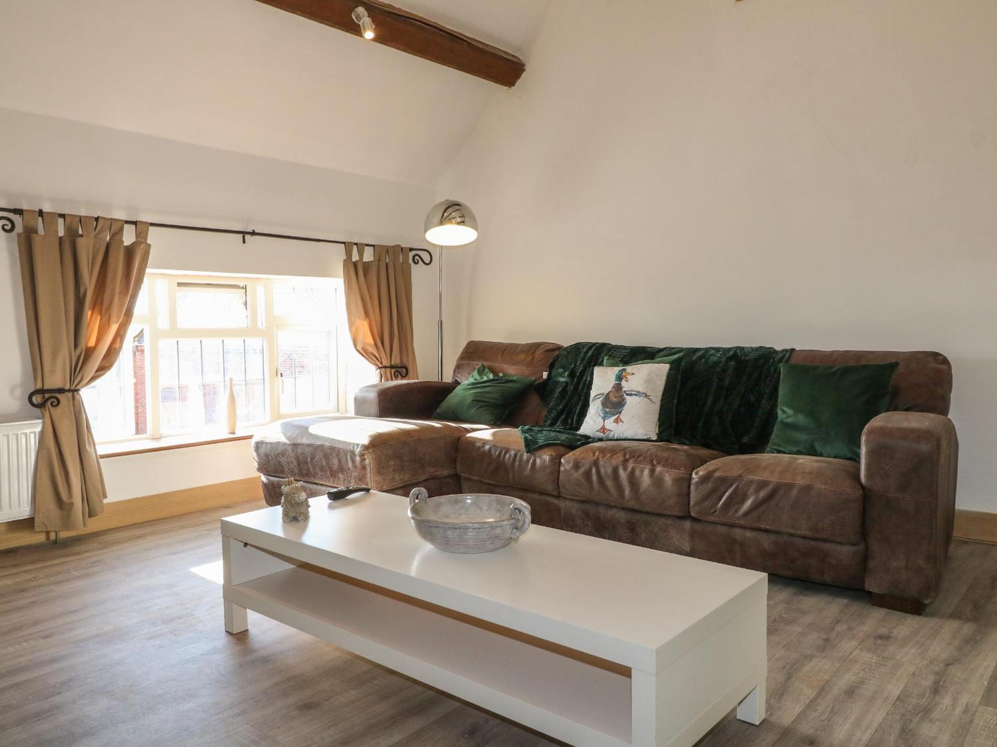 Fields Farm Villa Draycott in the Moors ภายนอก รูปภาพ