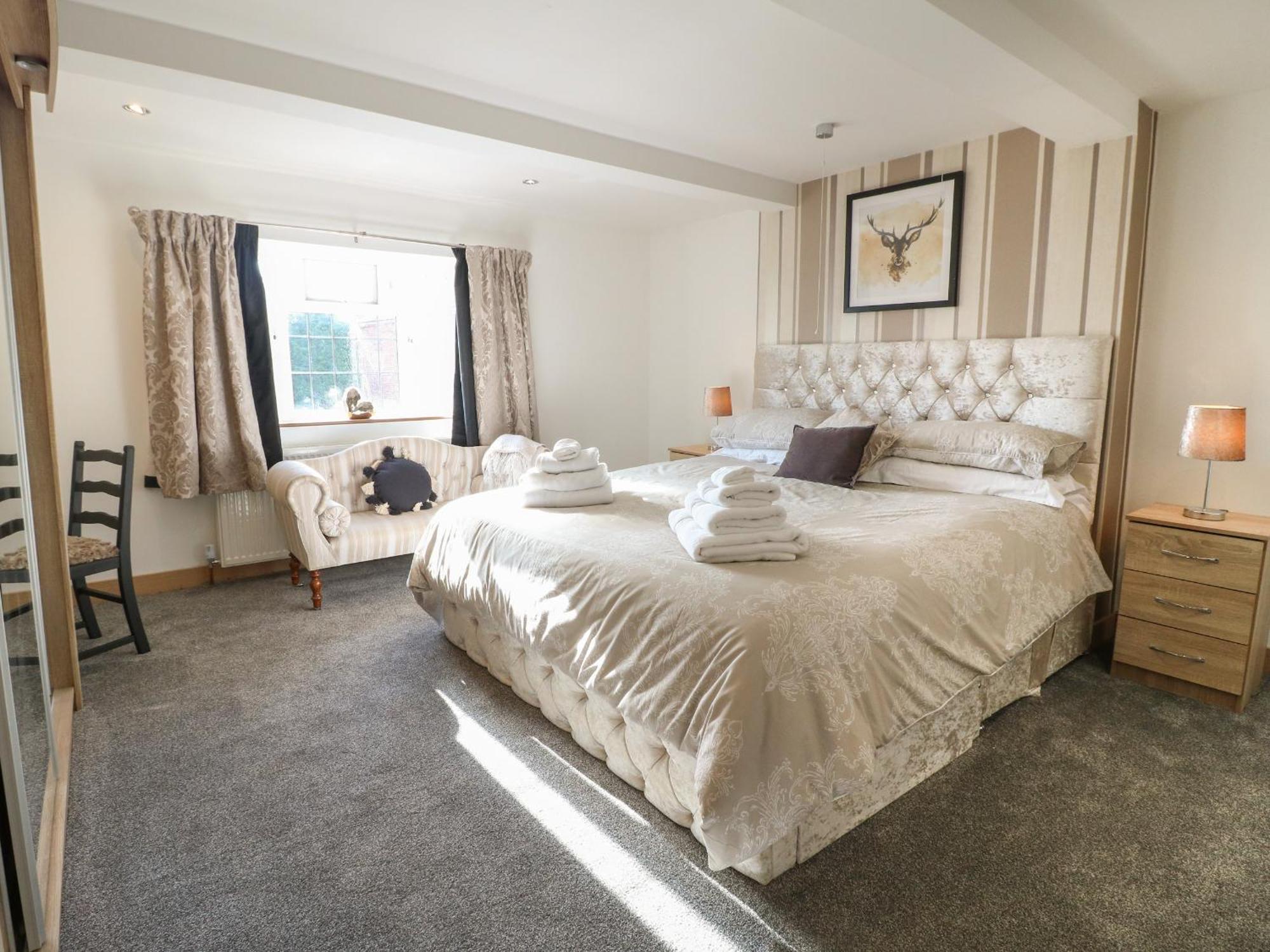 Fields Farm Villa Draycott in the Moors ภายนอก รูปภาพ