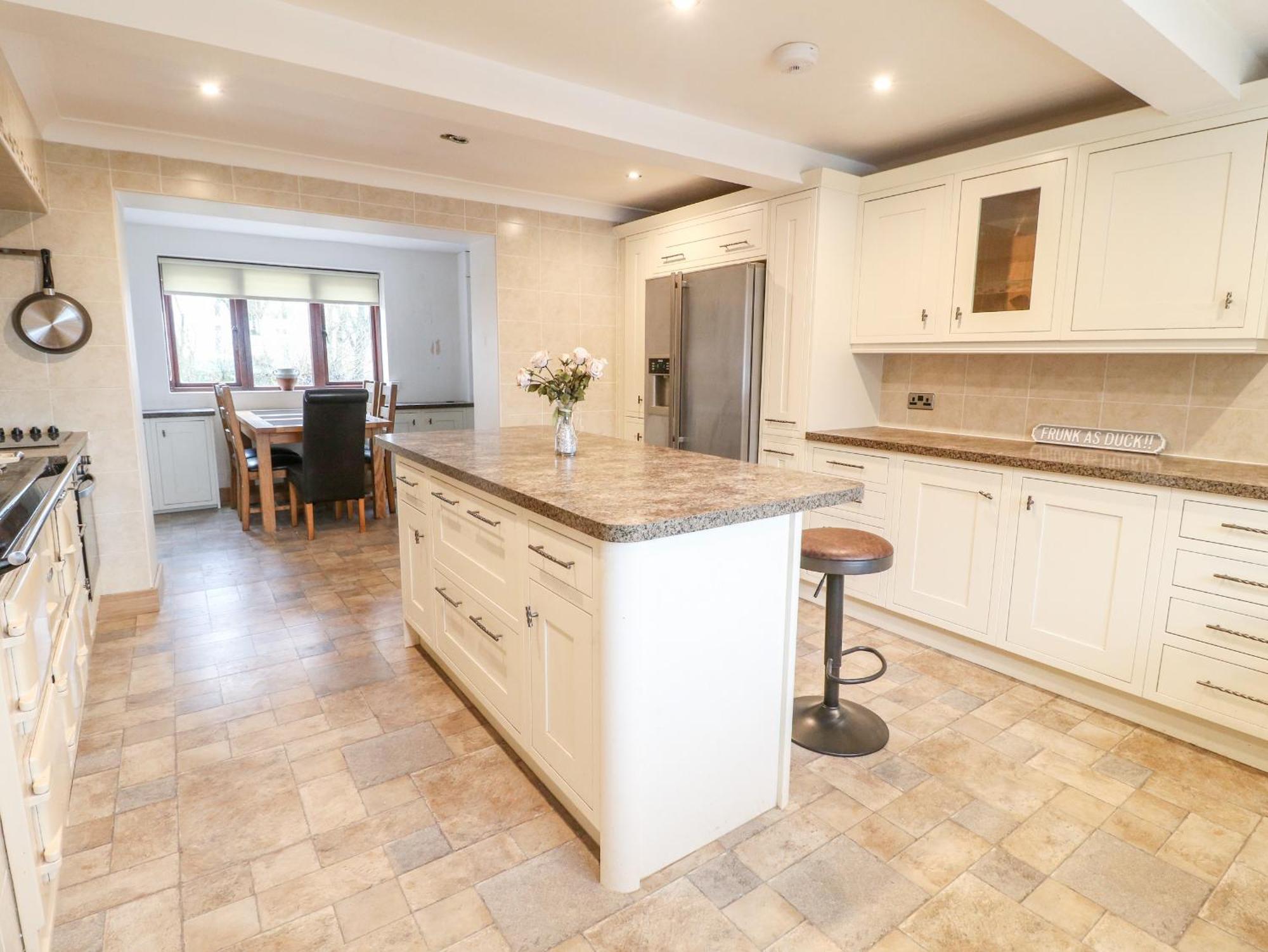 Fields Farm Villa Draycott in the Moors ภายนอก รูปภาพ