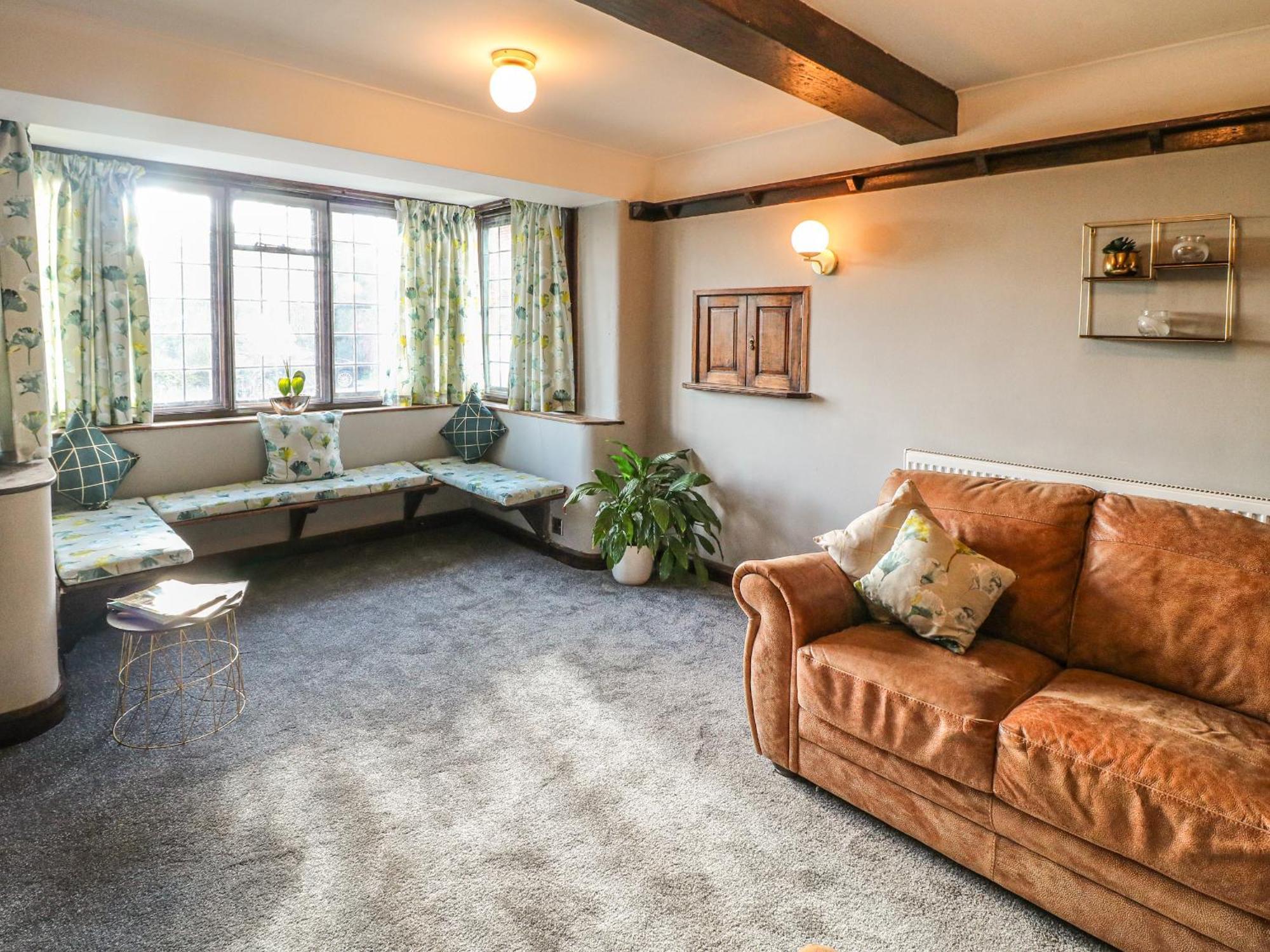 Fields Farm Villa Draycott in the Moors ภายนอก รูปภาพ